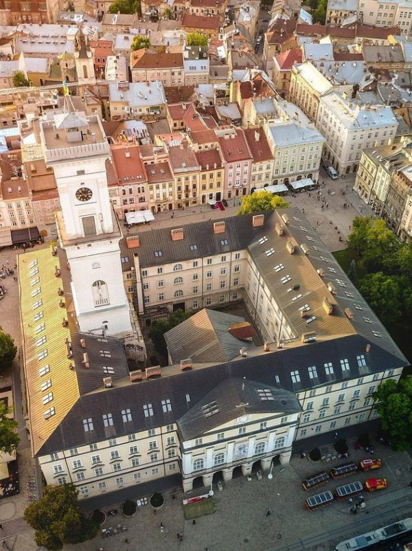 Детальніше про статтю ТОП-15 найцікавіших двориків Львова